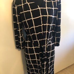 Shift dress with 3/4 sleeves, and tie belt.